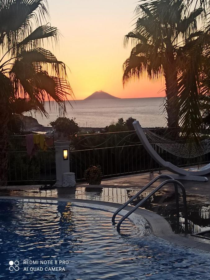 Residence Porto Ulisse Parghelia Eksteriør bilde