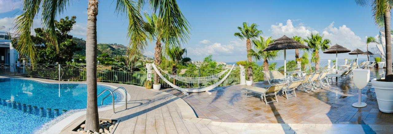 Residence Porto Ulisse Parghelia Eksteriør bilde