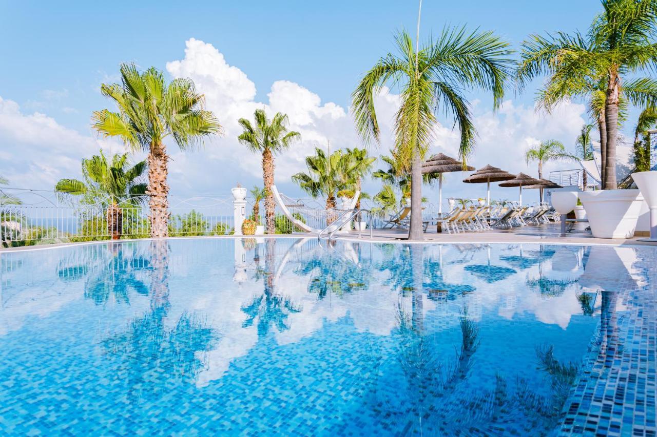 Residence Porto Ulisse Parghelia Eksteriør bilde