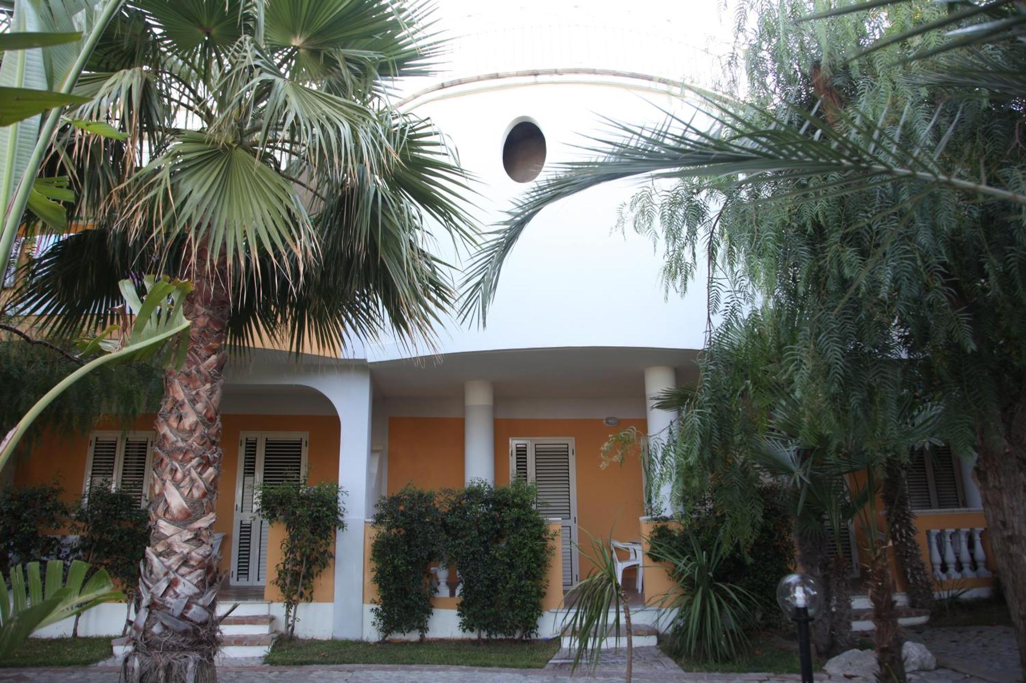 Residence Porto Ulisse Parghelia Eksteriør bilde