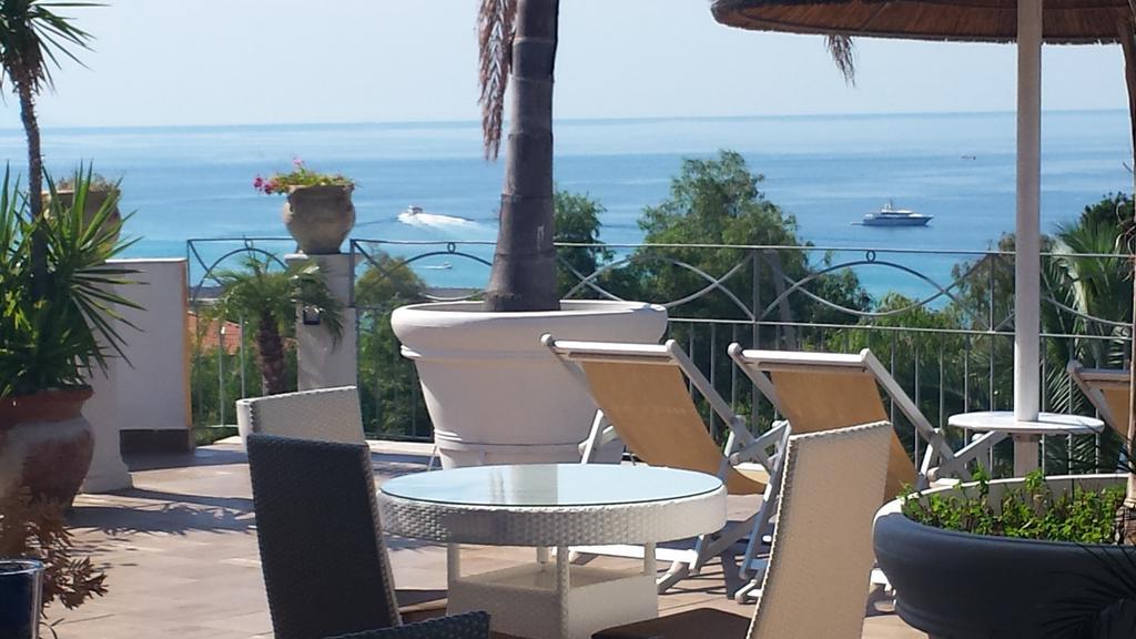 Residence Porto Ulisse Parghelia Eksteriør bilde