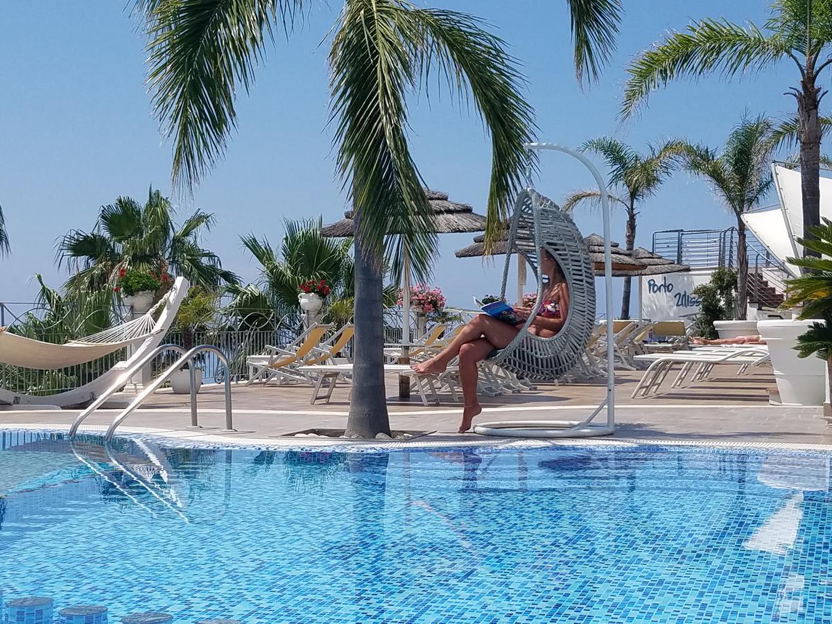 Residence Porto Ulisse Parghelia Eksteriør bilde